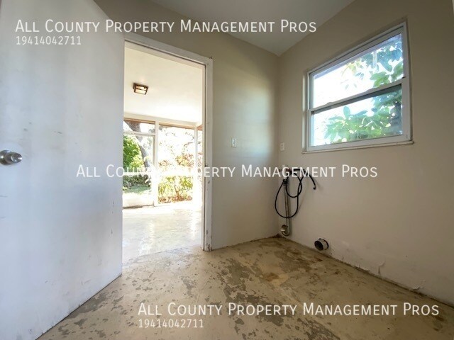 Building Photo - 5820 Murdock Ave