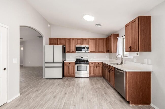 Building Photo - 8431 S Egyptian Dr