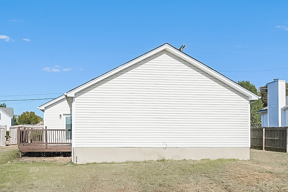Building Photo - 331 Lake Forest Dr