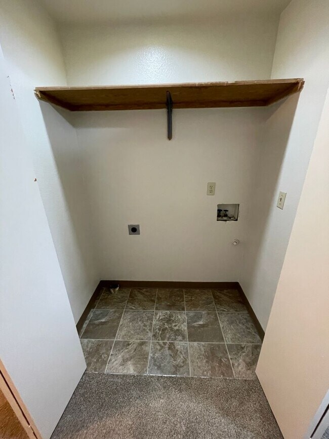 Building Photo - 367