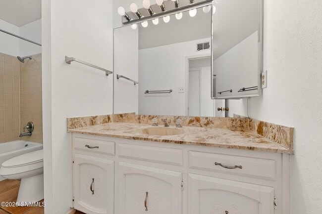 Building Photo - 8120 Ruidoso Rd NE