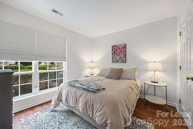 Building Photo - 5003 Sharon Rd