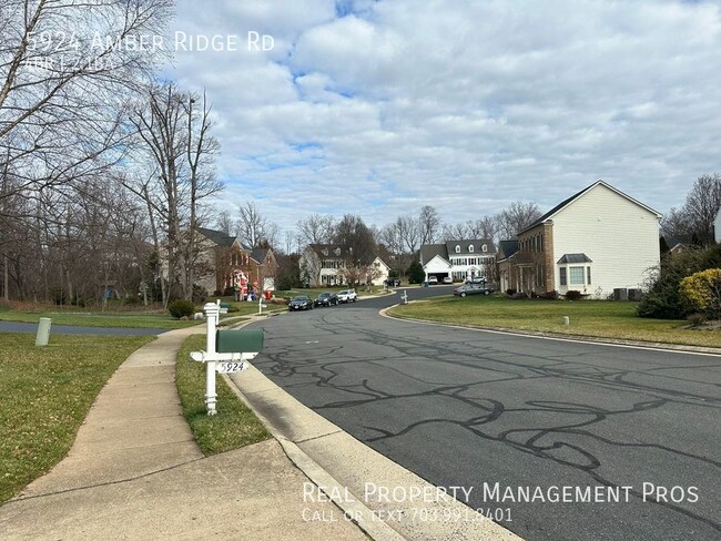 Building Photo - 5924 Amber Ridge Rd