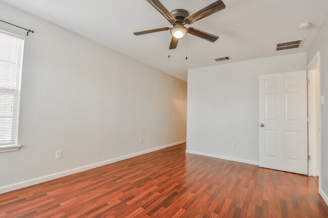 Building Photo - Wonderful 3/2/2 in North Lubbock!