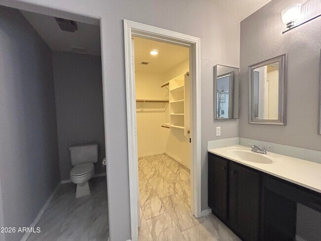Building Photo - 6250 W Blackhawk Dr