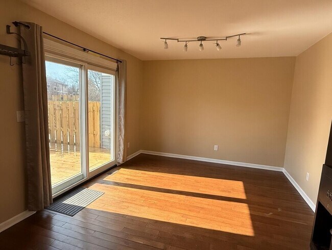 Building Photo - 3496 Burbank Dr