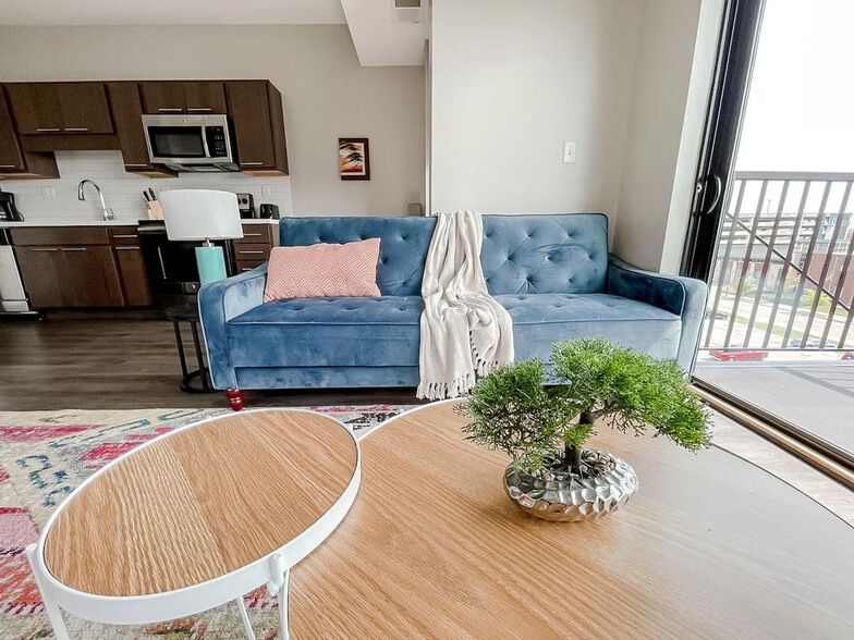 Primary Photo - 1400 Walnut St