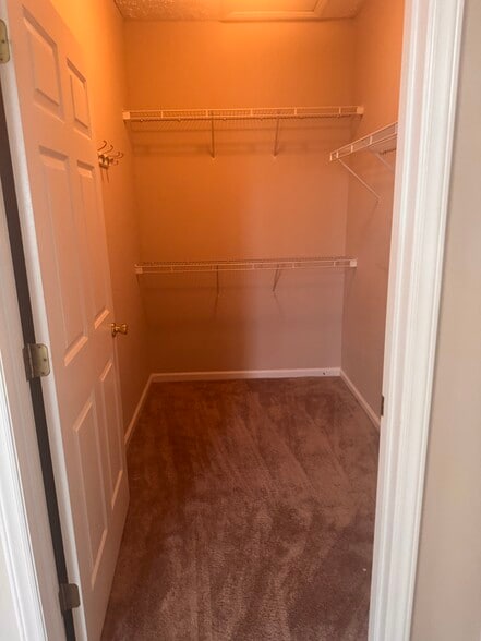 Building Photo - 4030 Bardstown Ct