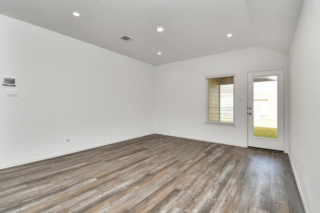 Building Photo - 5315 Castlebury Meadows Dr