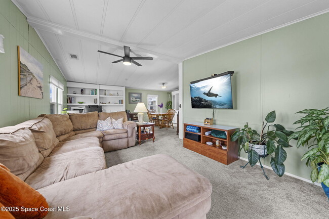 Building Photo - 345 Avocado Dr