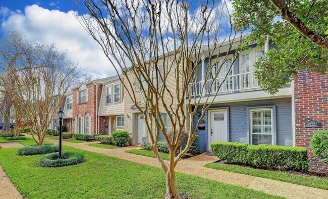 Building Photo - 12743 Huntingwick Dr