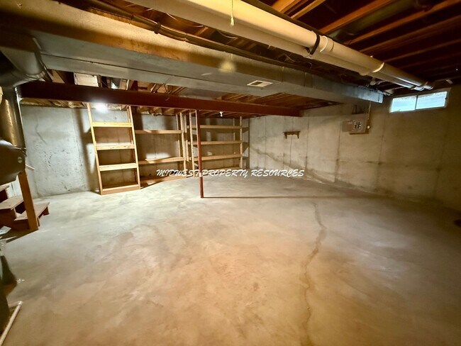 Building Photo - 3 Bed | 2 Bath Home for Rent – Lee’s Summit