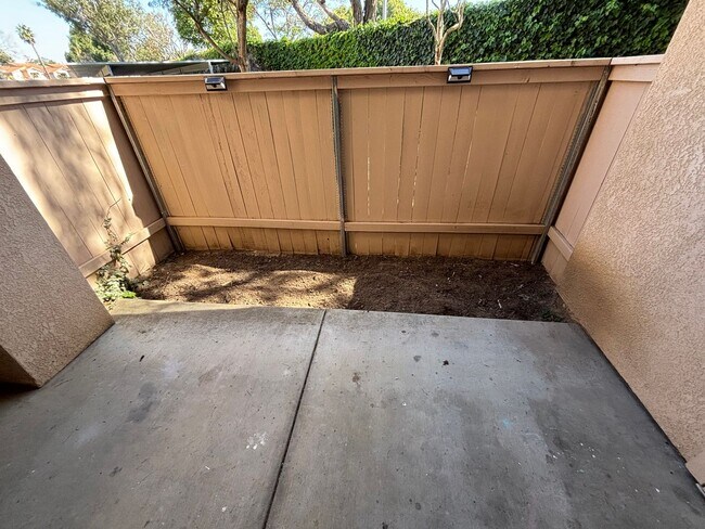 Building Photo - 321 Inger Dr