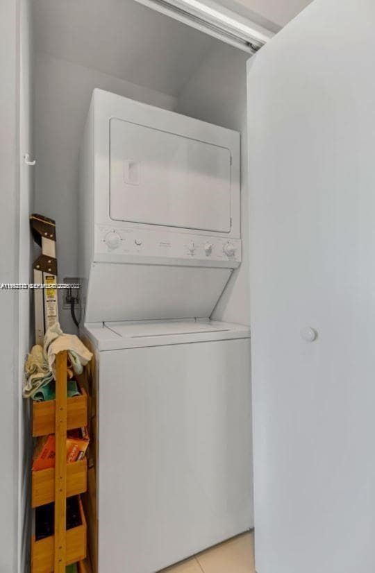 Building Photo - 7930 East Dr