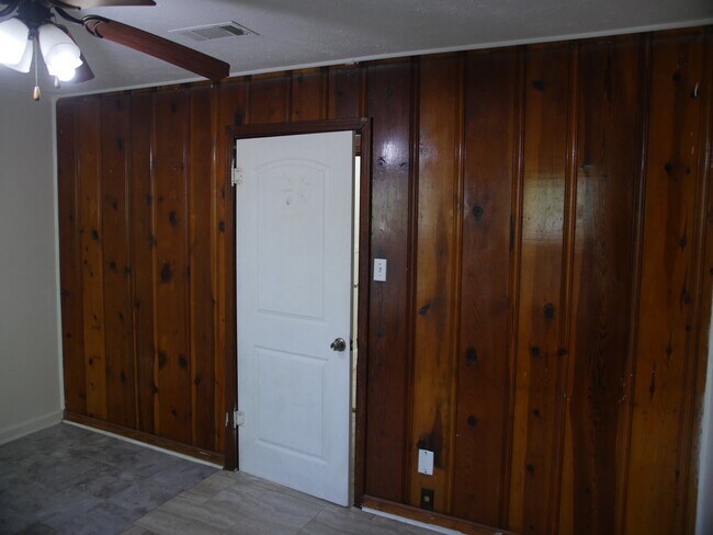 Building Photo - 2610 Scott St