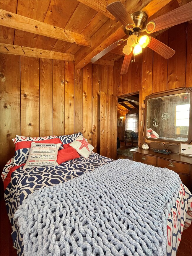 Building Photo - 1111 Surf Dr