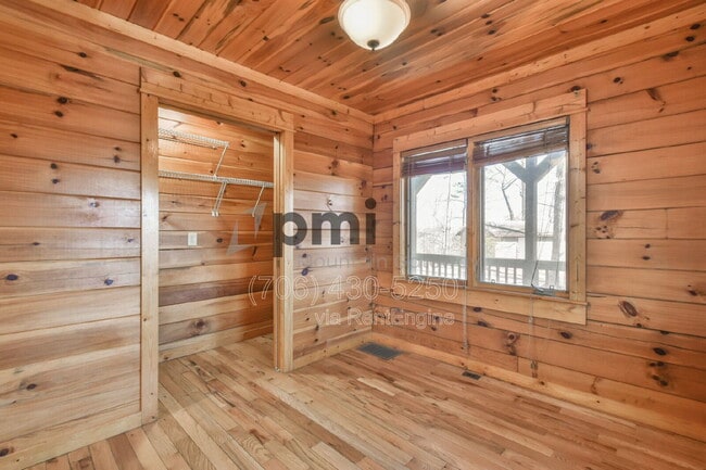 Building Photo - 461 River Estates Rd