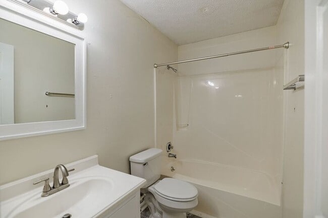 Building Photo - 112 Upland Ct