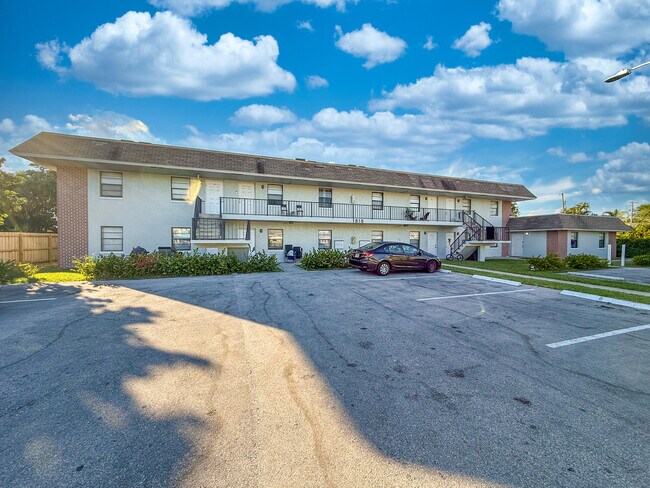 Building Photo - 1515 N Federal Hwy