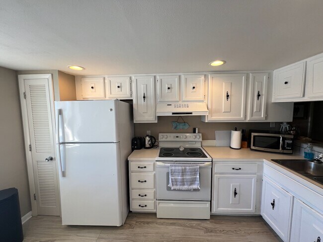 Building Photo - 3920 Orange Grove Blvd