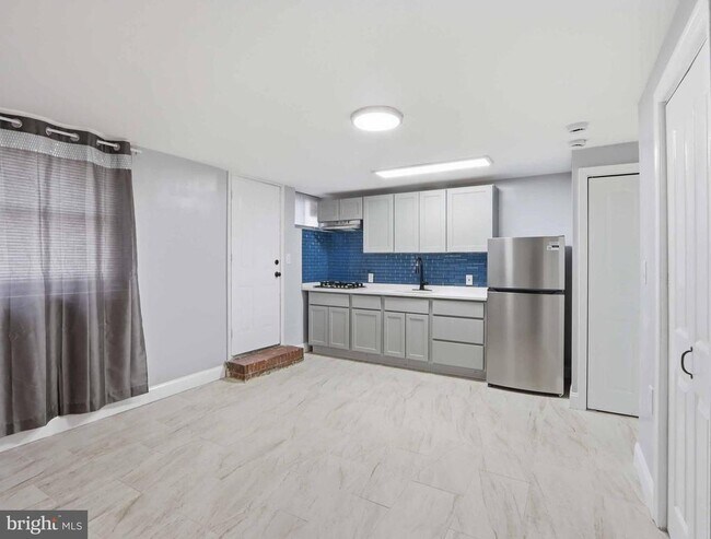 Building Photo - 3603 Ravenwood Ave