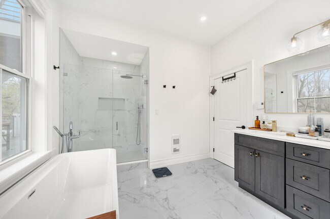 Building Photo - 57 Grampian Way