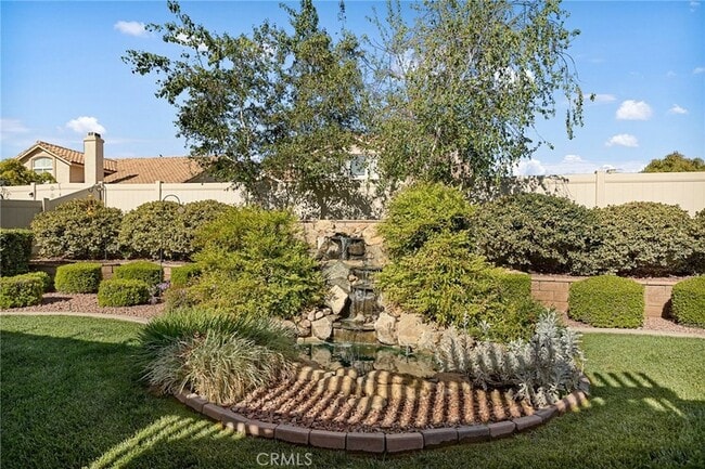 Building Photo - 1521 Fairway Oaks Ave