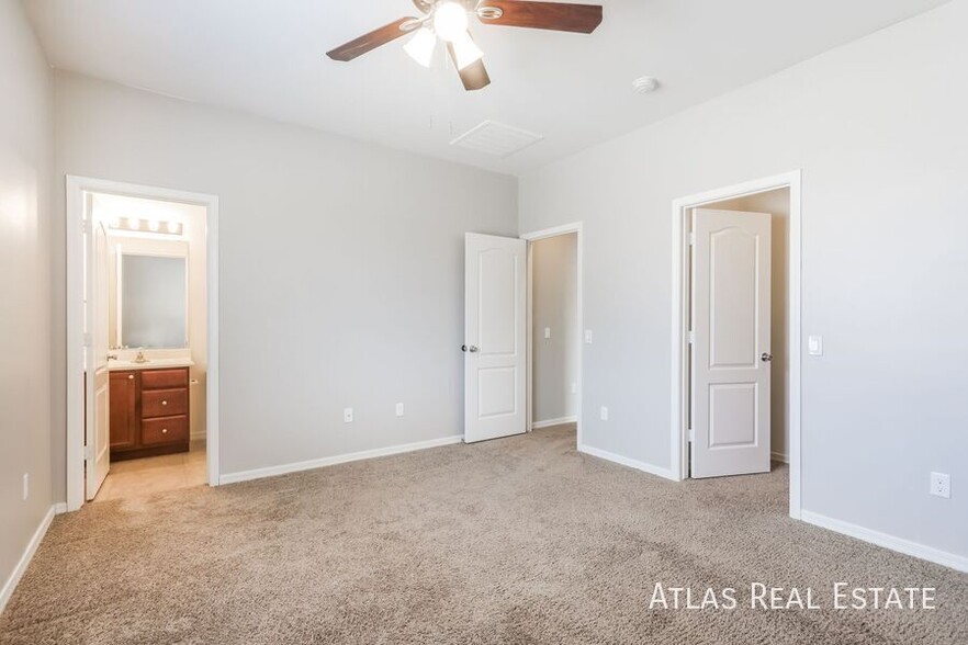 Building Photo - 11388 W Caliche Dr