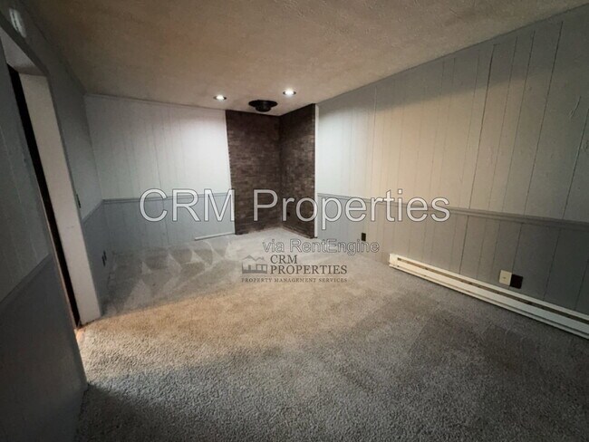 Building Photo - 212 Southlea Dr