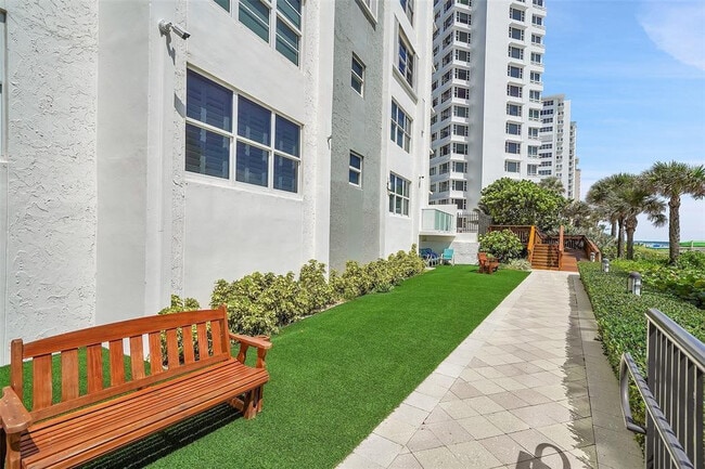 Building Photo - 3550 Galt Ocean Dr