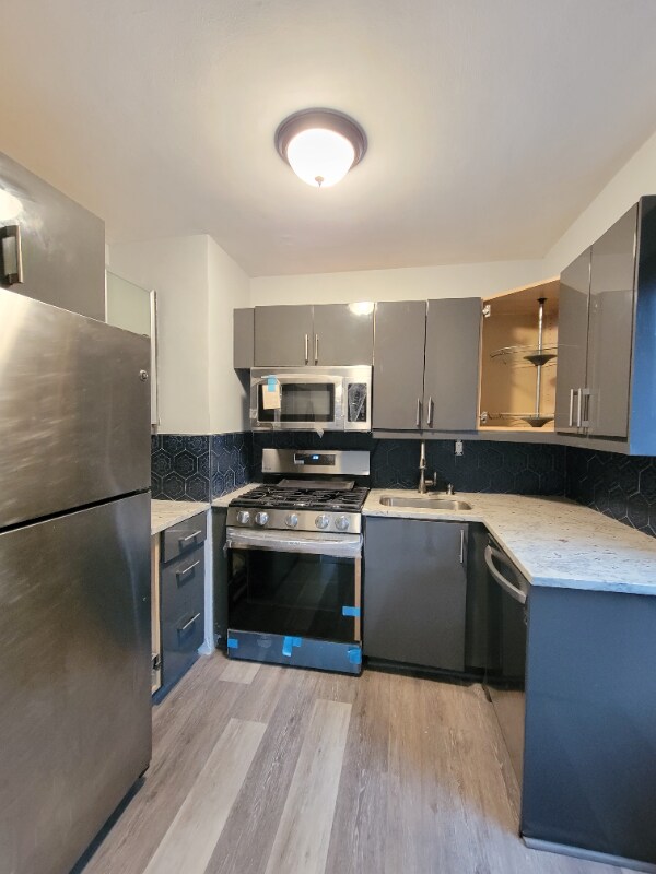 Building Photo - 135 Montgomery St