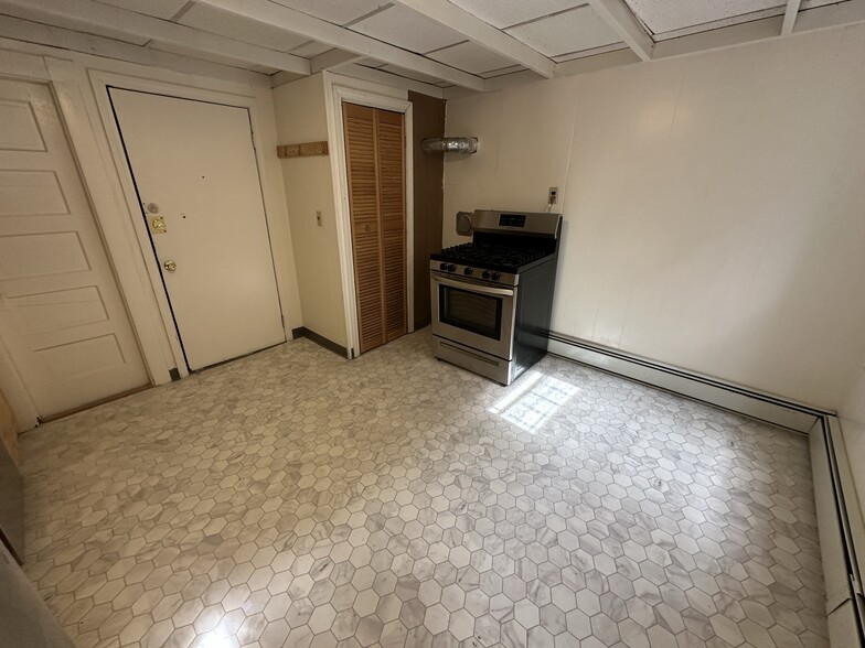 Building Photo - 238 Cambridge St