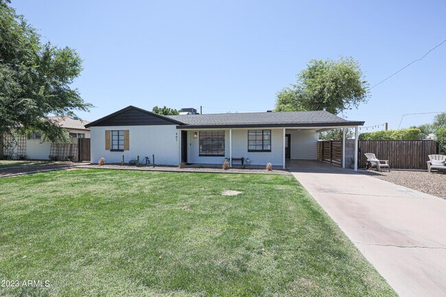 Building Photo - 901 W Berridge Ln