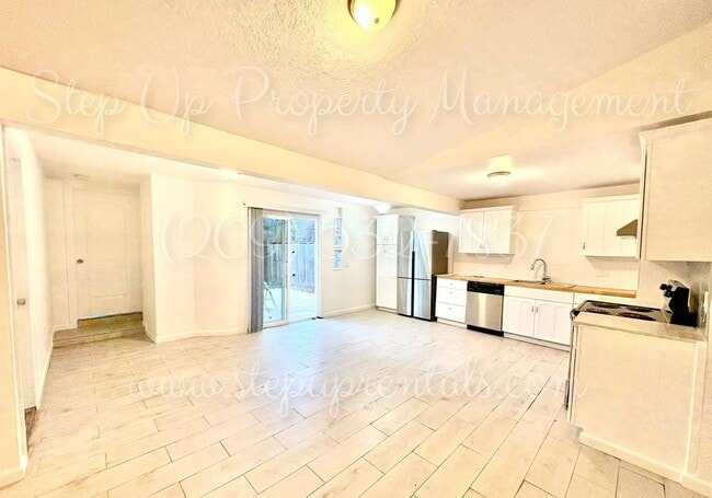Building Photo - 11240 CA-49