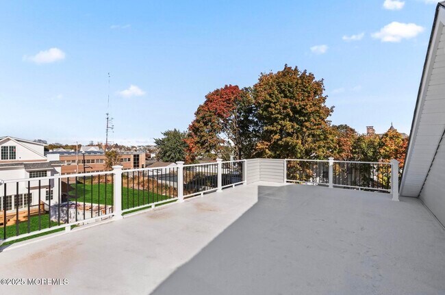 Building Photo - 169 Chelsea Ave