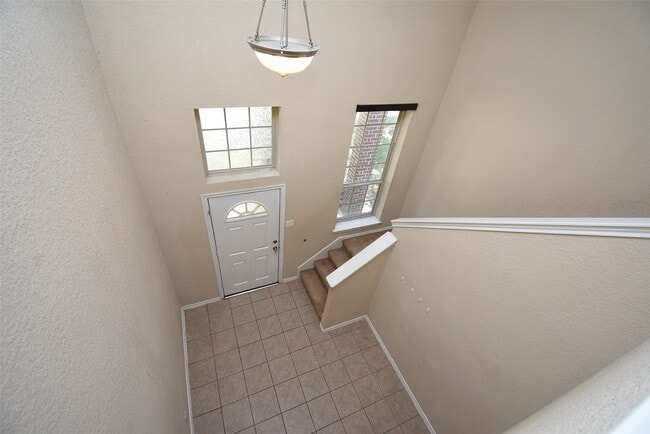 Building Photo - 11215 Overland Trail Dr