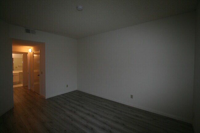 Building Photo - 3637 Clarington Ave