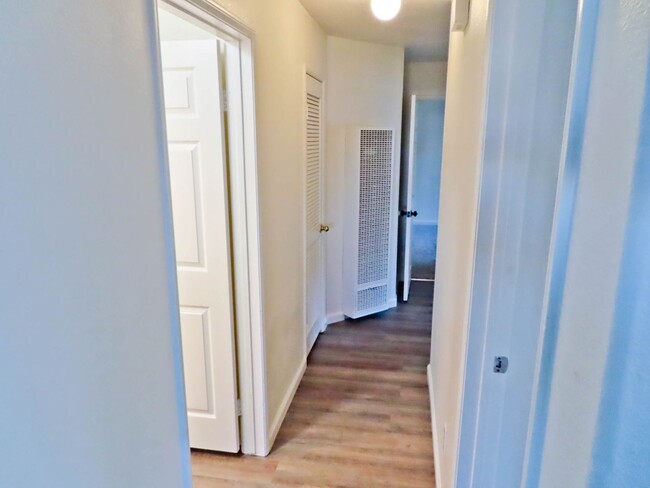 Building Photo - 3 bed, 2 bath Condo in San Diego's Linda V...