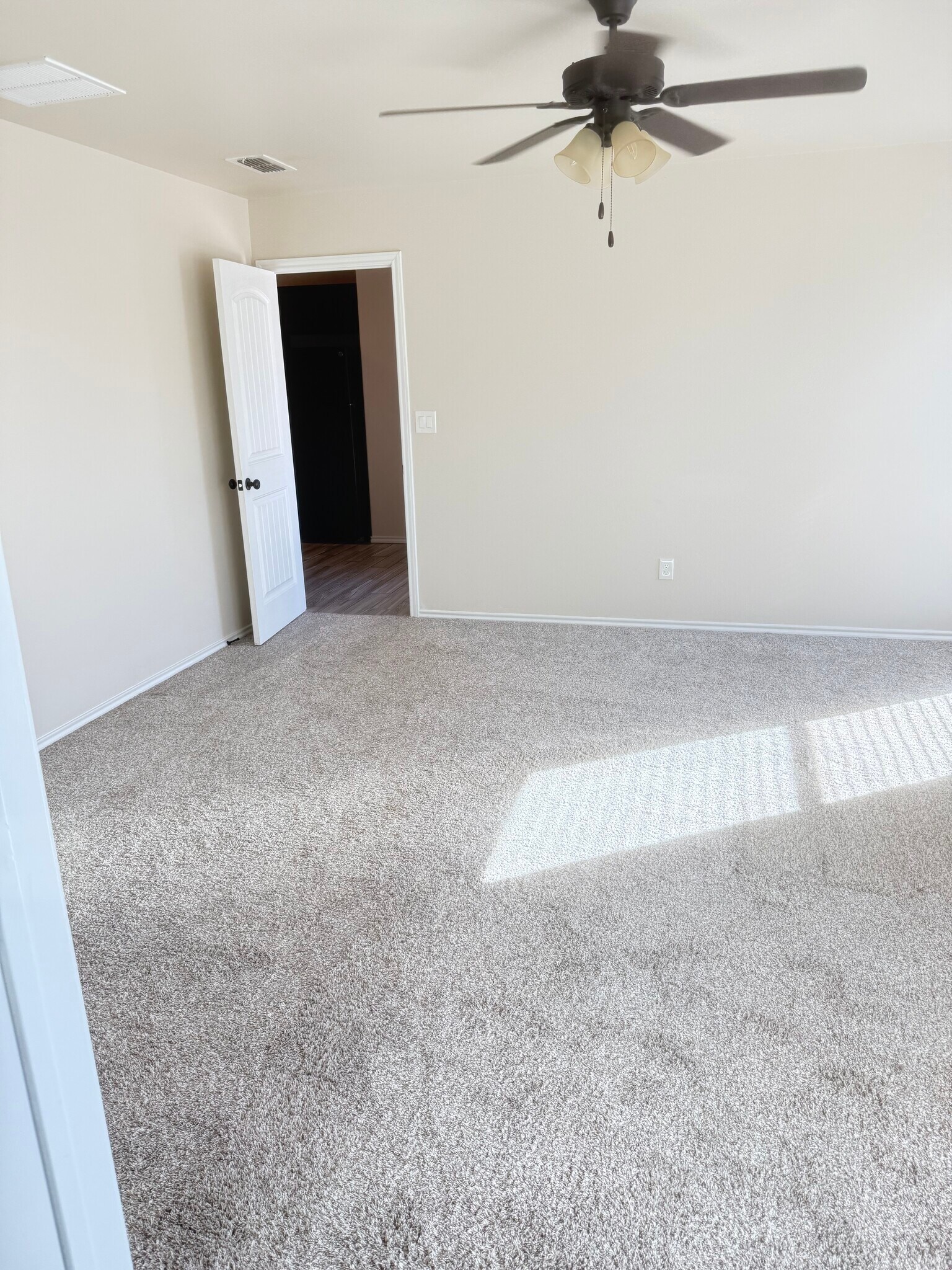 Building Photo - 13814 Avenue U