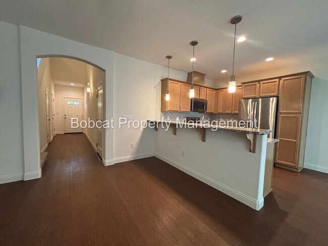 Building Photo - 3 Bed, 2.5 Bath, Townhome Located in Carson City - Mills Landing Community