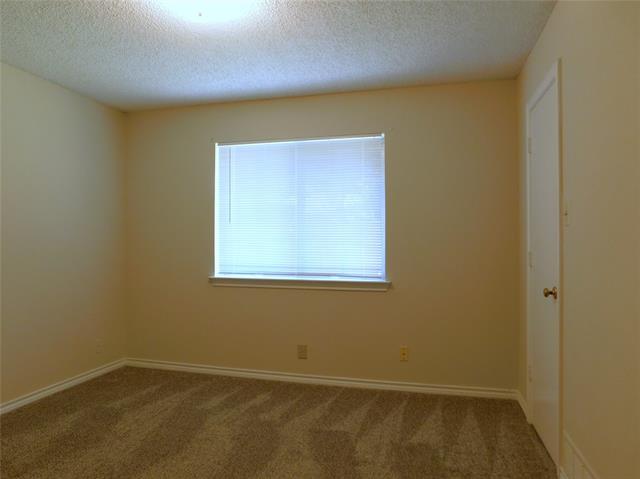 Building Photo - 2204 Canterbury Ct