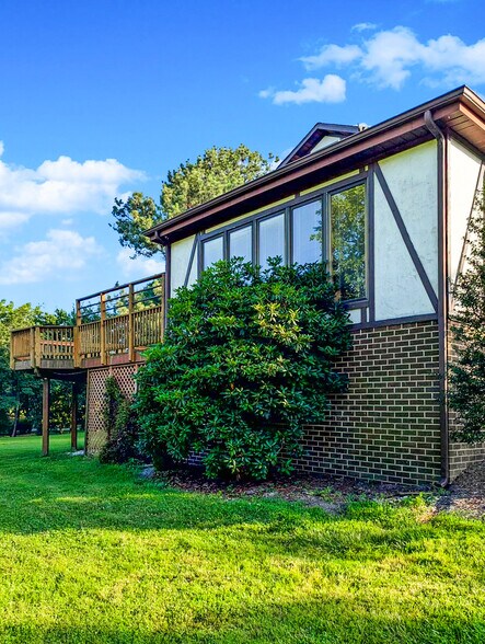 Building Photo - 6636 Isle of Skye Dr