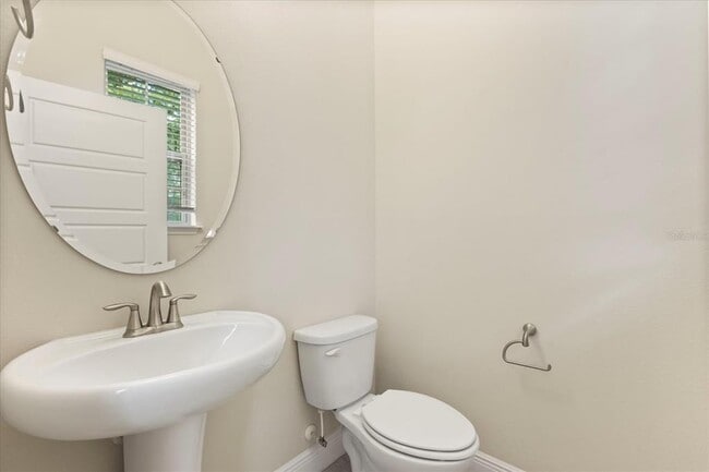 Building Photo - 2724 Lobelia Dr