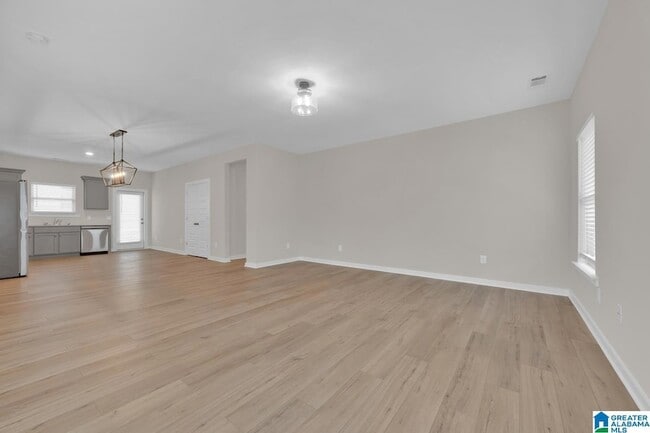 Building Photo - 615 Troubadour Ln