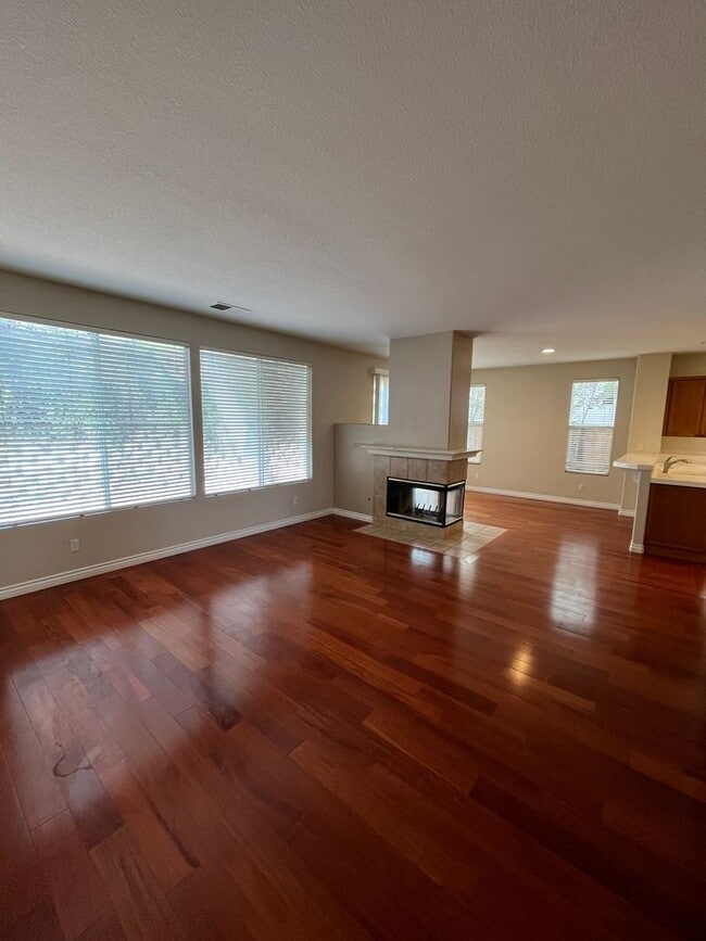 Building Photo - 5BD 3BA House located in Rancho Penasquitos