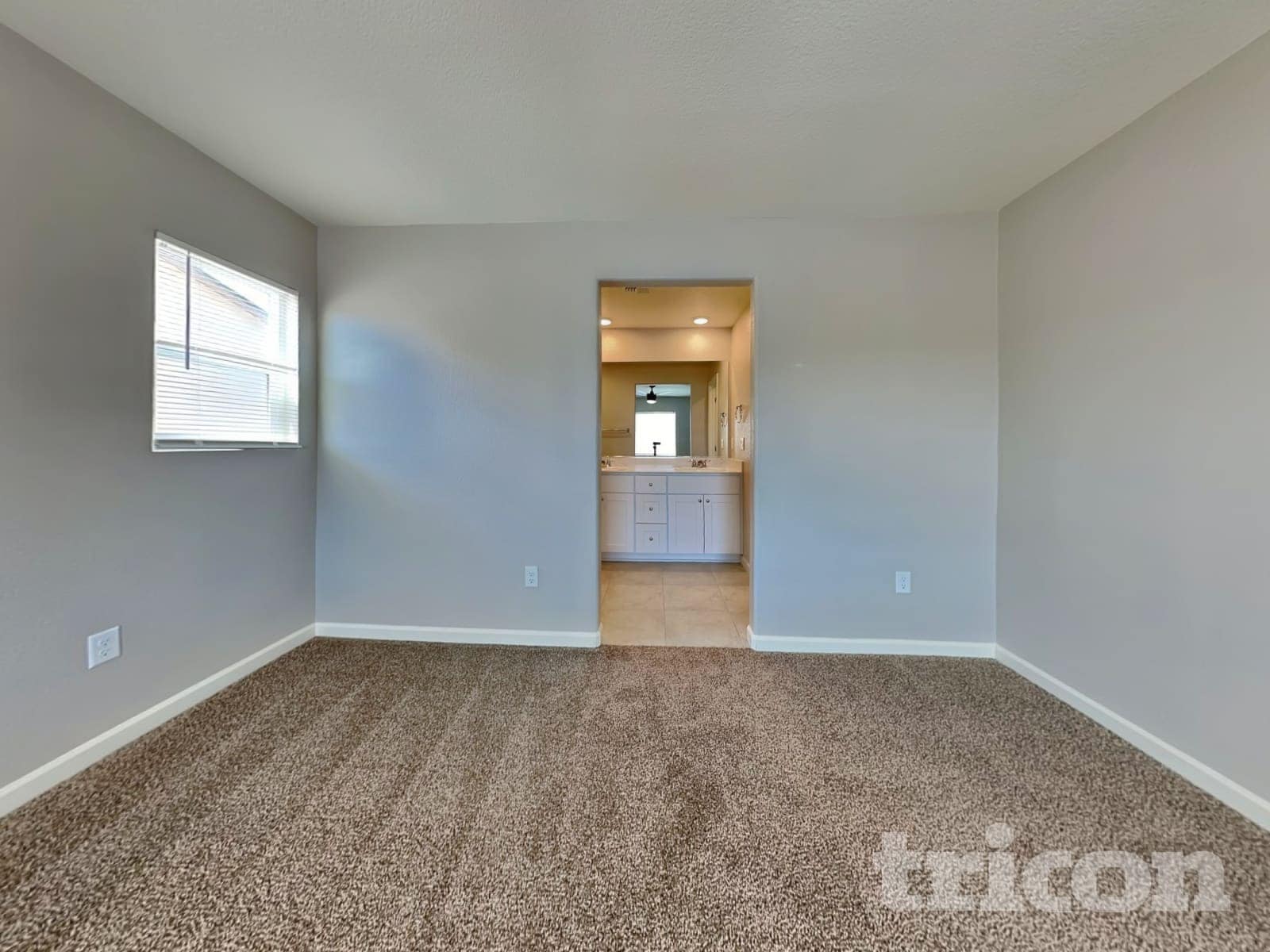 Building Photo - 8956 Wolf River Dr