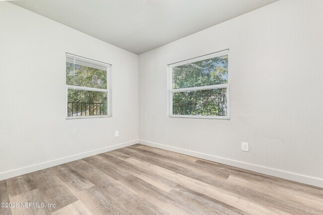 Building Photo - 231 E 16th St