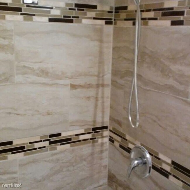 Building Photo - 8136 S Kedzie Ave