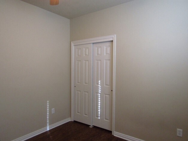 Building Photo - 738 Skipton Dr W