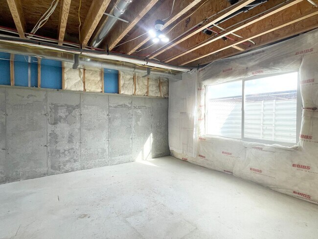 Building Photo - Beautiful Poolside Townhome at The Exchange!